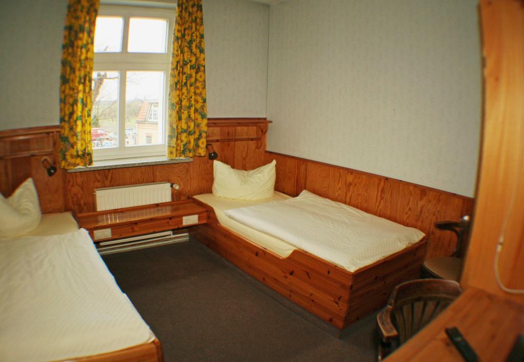 Landgasthof Zur Krummen Linde Hotel Stolpe  Стая снимка